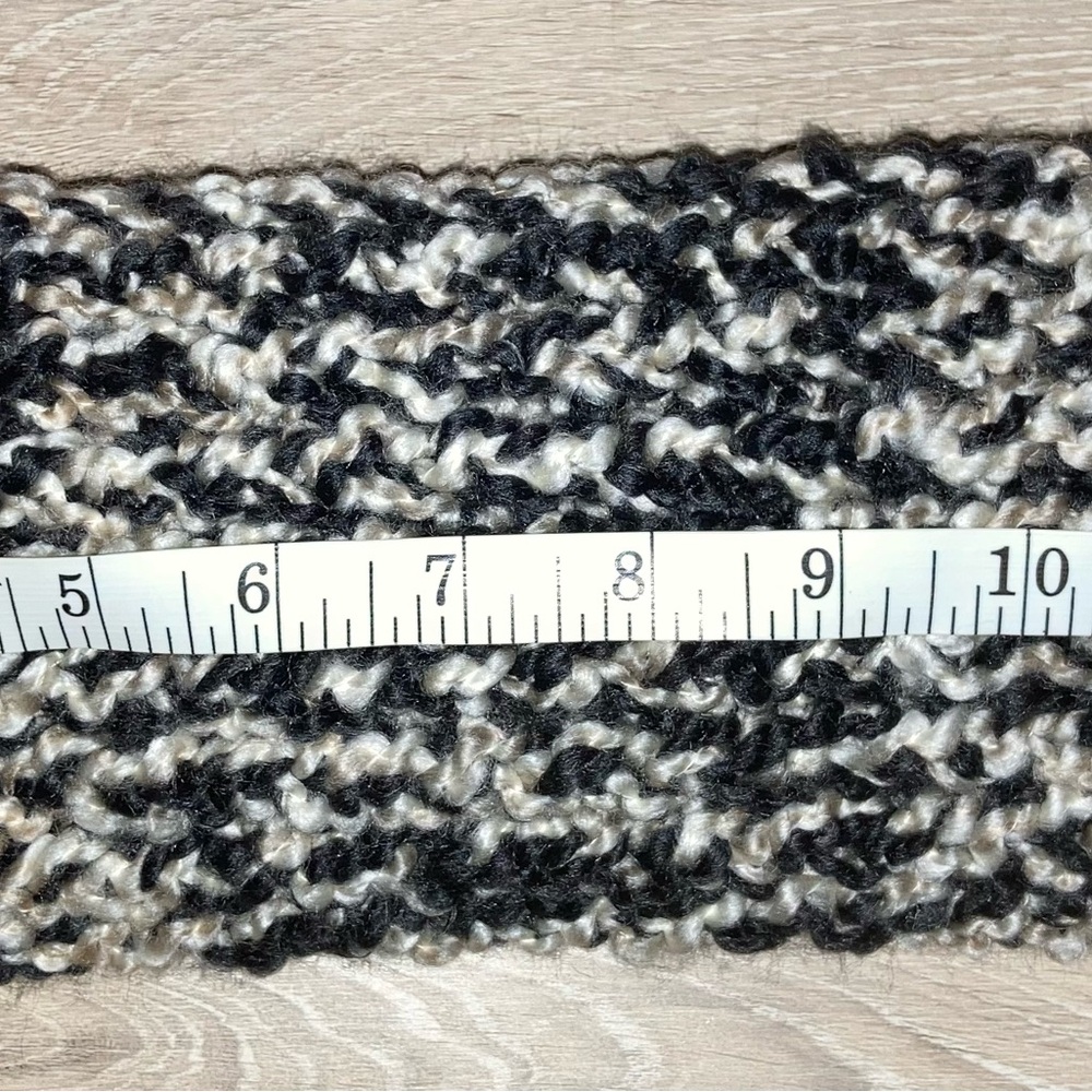 Handmade stylish black and cream knit infinity scarf for adults - Picture 5 of 6